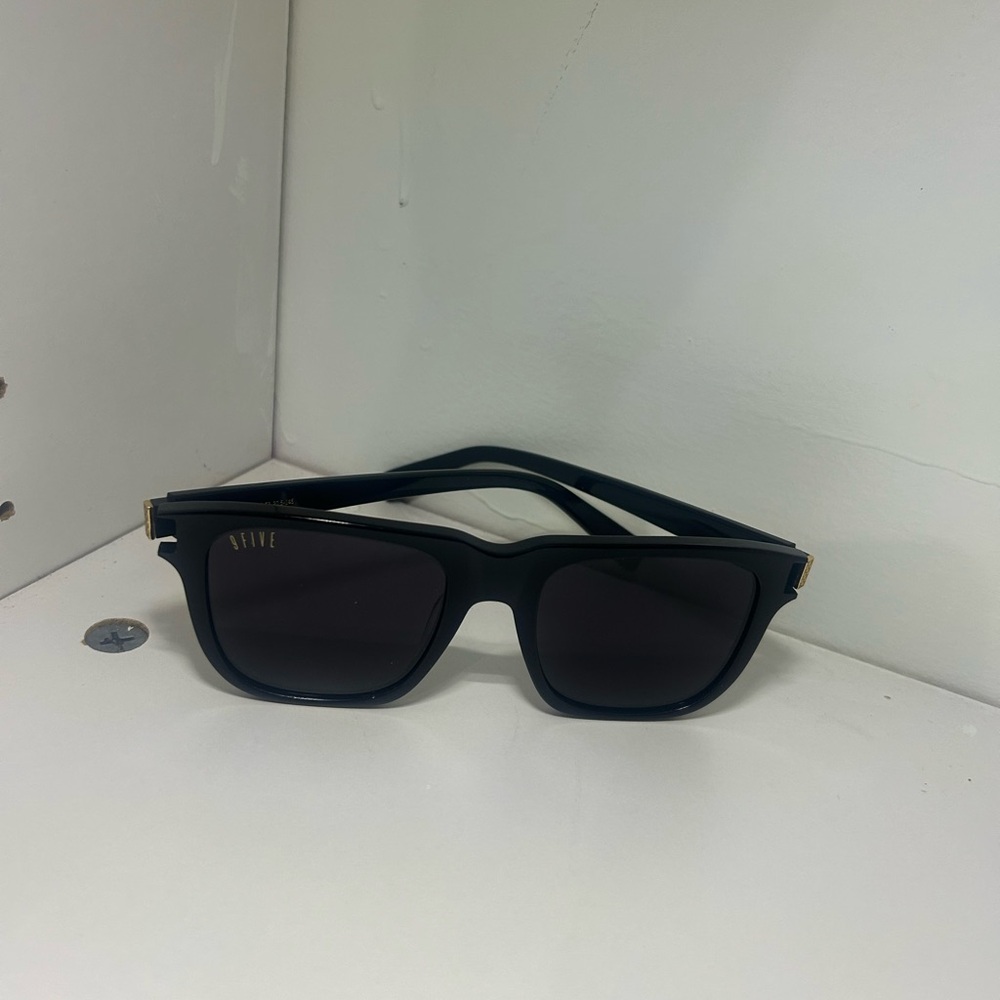 Elegant Black Sunglasses(NEW WITH BOX)
